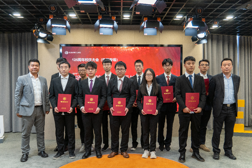 1618073324893051664.png DSC04914.png