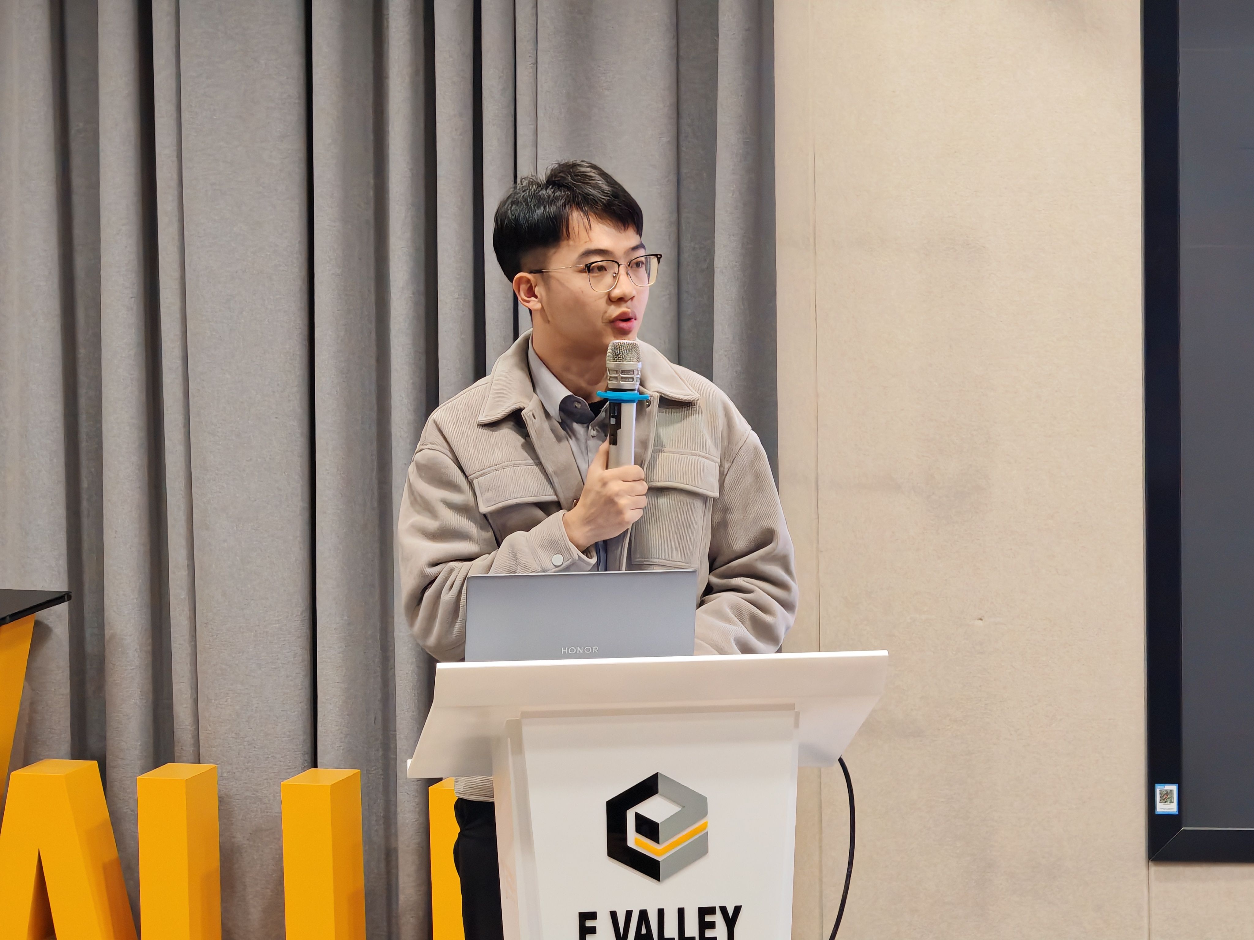 图片4.jpg 图片4.jpg